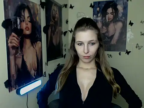 Snapshot of StrangerGi chatting on November 2025 12:48:02 PM StrangerGi online show from November 2025 12:48:02 PM