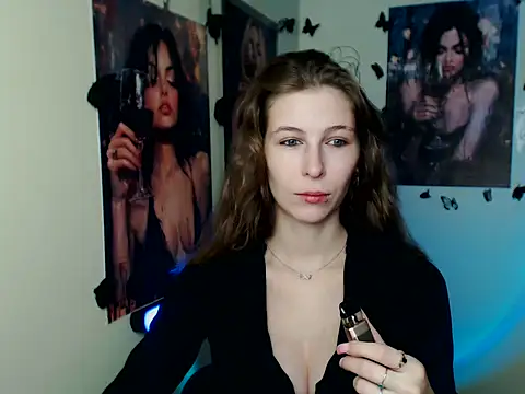 Snapshot of StrangerGi chatting on November 2025 01:06:01 PM StrangerGi online show from November 2025 01:06:01 PM