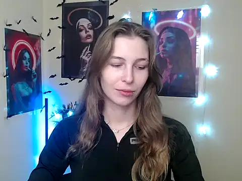 Snapshot of StrangerGi chatting on December 2025 07:14:02 AM StrangerGi online show from December 2025 07:14:02 AM