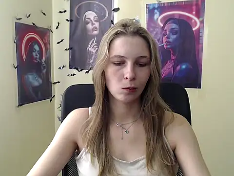 StrangerGi online show from April 2026 06:00:02 AM