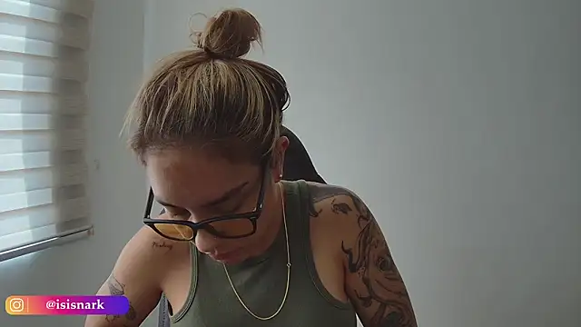 Snapshot of Isis69_ chatting on January 2026 07:05:02 PM Isis69 online show from January 2026 07:05:02 PM