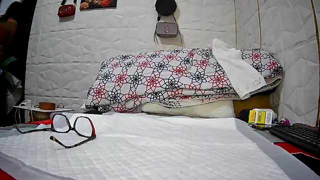 Snapshot of Mendoza_Amaranata chatting on September 2025 05:40:01 AM Mendoza Amaranata online show from September 2025 05:40:01 AM