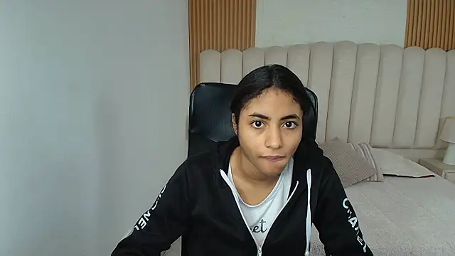 shaneelle online show from March 2026 03:02:01 AM