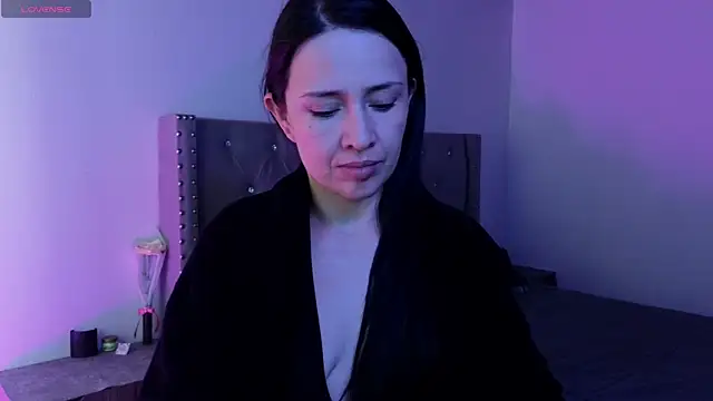 Snapshot of cristal_hilton_10 chatting on November 2025 07:11:02 AM cristal hilton 10 online show from November 2025 07:11:02 AM