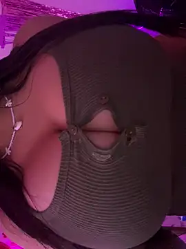 izanmiller2001 online show from February 2026 11:14:01 PM