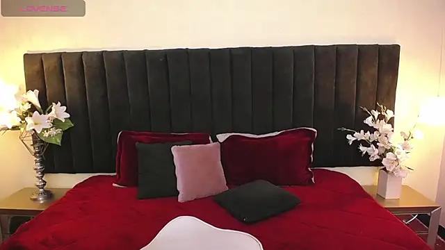 soft attraction online show from April 2026 07:58:02 PM