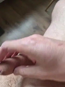 Joey7srv online show from April 2026 02:21:01 PM