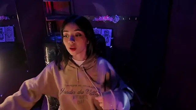 Snapshot of Vic_beckeer chatting on December 2024 09:26:01 PM Vic beckeer online show from December 2024 09:26:01 PM