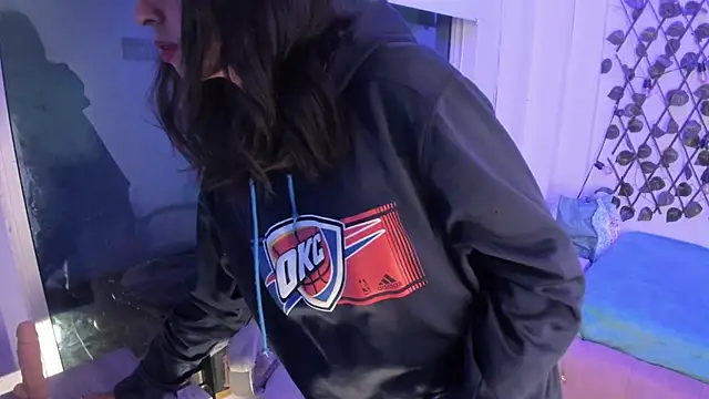 Snapshot of Vic_beckeer chatting on February 2025 04:43:01 AM Vic beckeer online show from February 2025 04:43:01 AM