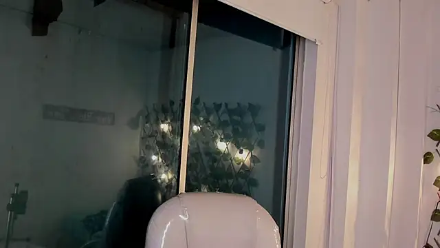 Snapshot of Vic_beckeer chatting on March 2025 03:37:02 AM Vic beckeer online show from March 2025 03:37:02 AM