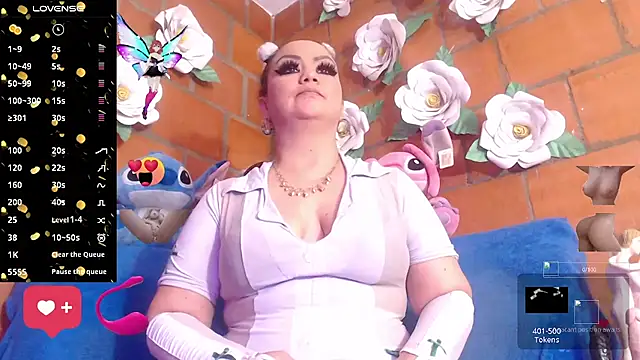 Snapshot of IngritBitch chatting on October 2025 01:23:02 PM IngritBitch online show from October 2025 01:23:02 PM