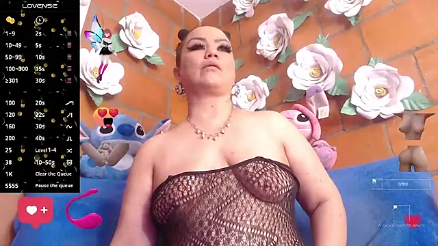 Snapshot of IngritBitch chatting on October 2025 07:18:01 PM IngritBitch online show from October 2025 07:18:01 PM