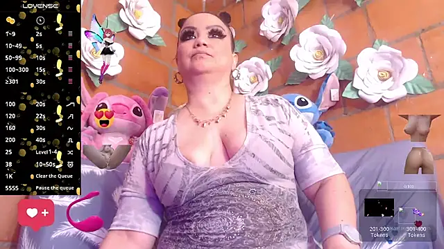 Snapshot of IngritBitch chatting on November 2025 02:30:01 PM IngritBitch online show from November 2025 02:30:01 PM