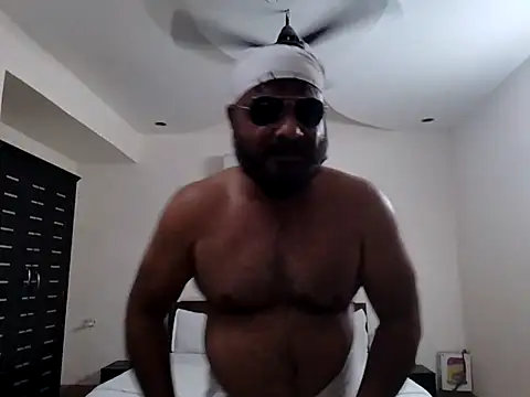 EthicalNight8 online show from December 2025 05:17:01 PM