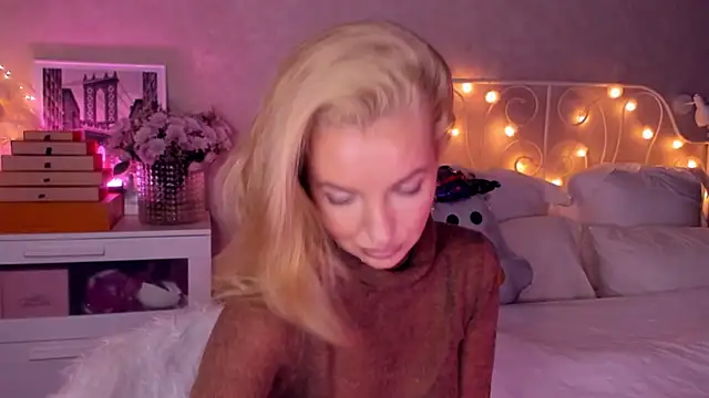 Snapshot of aestetick chatting on November 2025 12:59:02 PM aestetick online show from November 2025 12:59:02 PM