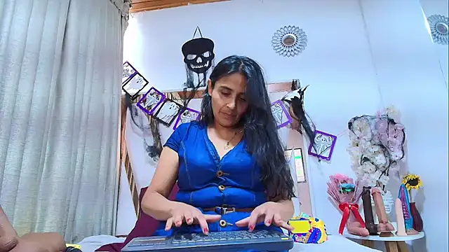  Marcela   online show from November 2025 12:27:02 PM