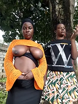 Snapshot of Xtra_bootie chatting on November 2025 05:29:02 AM Xtra bootie online show from November 2025 05:29:02 AM