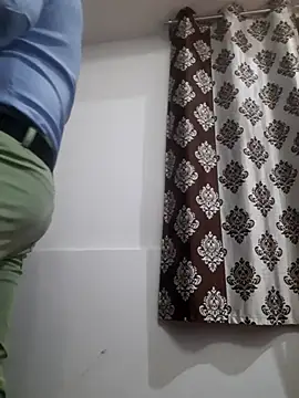 Snapshot of Guyinshortss chatting on February 2026 07:00:02 PM Guyinshortss online show from February 2026 07:00:02 PM