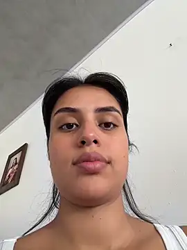Snapshot of EmmaTorres_ chatting on June 2026 05:06:01 PM EmmaTorres online show from June 2026 05:06:01 PM