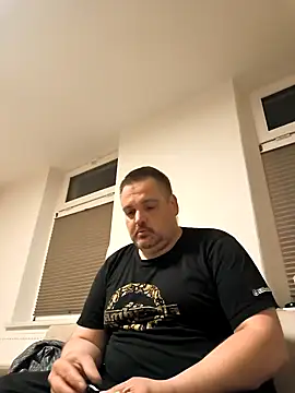 Ronny2510 online show from April 2026 07:39:01 PM