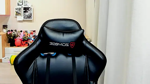 Snapshot of Sm0ly chatting on October 2025 01:46:02 AM Sm0ly online show from October 2025 01:46:02 AM