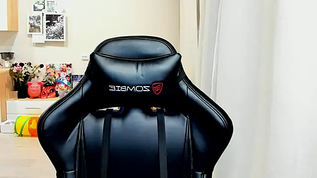 Snapshot of Sm0ly chatting on October 2025 01:35:01 AM Sm0ly online show from October 2025 01:35:01 AM