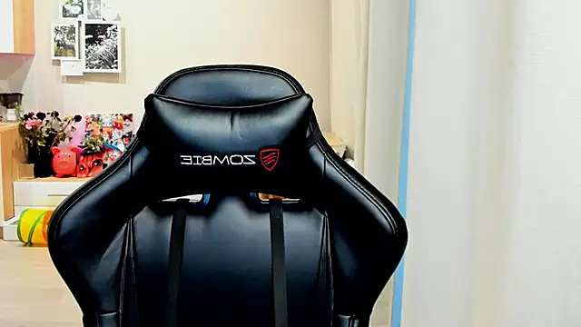 Snapshot of Sm0ly chatting on October 2025 01:44:01 AM Sm0ly online show from October 2025 01:44:01 AM