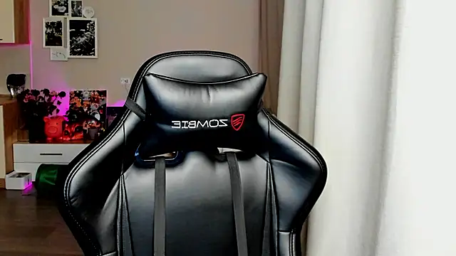 Snapshot of Sm0ly chatting on October 2025 01:40:01 AM Sm0ly online show from October 2025 01:40:01 AM