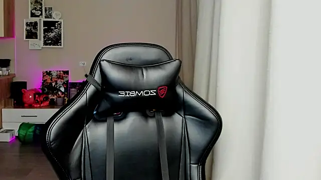 Snapshot of Sm0ly chatting on November 2025 01:49:02 AM Sm0ly online show from November 2025 01:49:02 AM