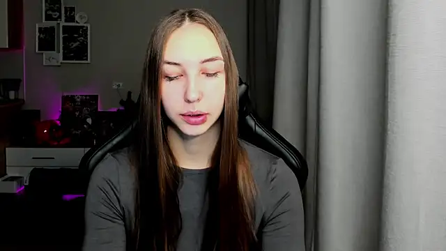 Snapshot of Sm0ly chatting on November 2025 02:22:02 AM Sm0ly online show from November 2025 02:22:02 AM