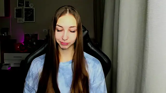 Snapshot of Sm0ly chatting on December 2025 02:54:02 AM Sm0ly online show from December 2025 02:54:02 AM