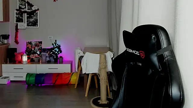 Snapshot of Sm0ly chatting on January 2026 02:28:01 AM Sm0ly online show from January 2026 02:28:01 AM