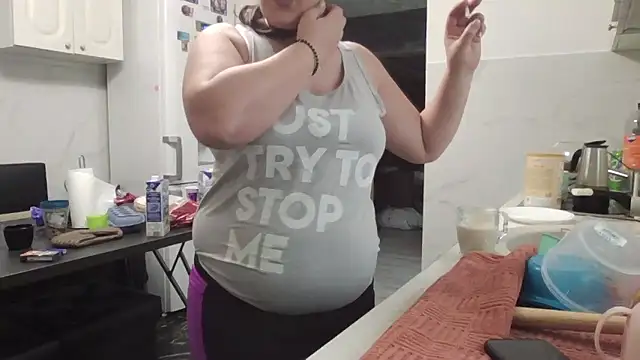 Snapshot of milfmomxx chatting on December 2024 10:39:01 AM milfmomxx online show from December 2024 10:39:01 AM