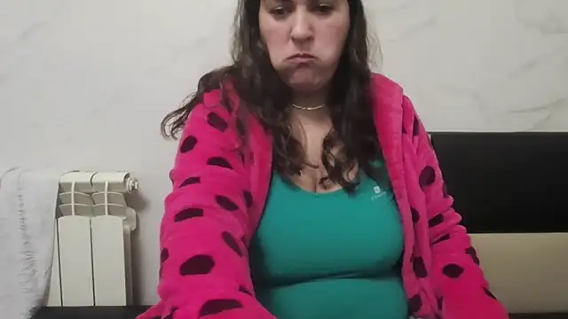 Snapshot of milfmomxx chatting on January 2025 07:49:02 PM milfmomxx online show from January 2025 07:49:02 PM