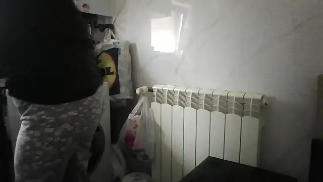 Snapshot of milfmomxx chatting on March 2025 10:13:02 AM milfmomxx online show from March 2025 10:13:02 AM