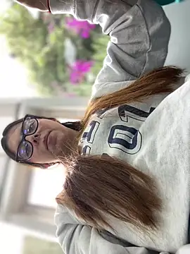 Cloew Marz online show from September 2025 01:33:02 PM