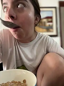 Cloew Marz online show from February 2026 03:59:01 PM