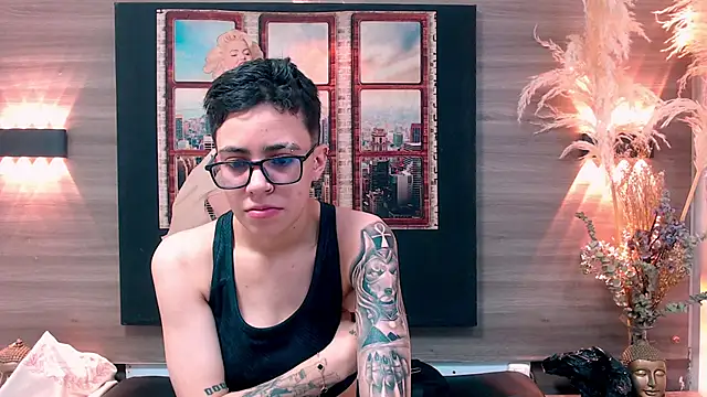 Cutie Shy  online show from December 2025 05:40:02 PM