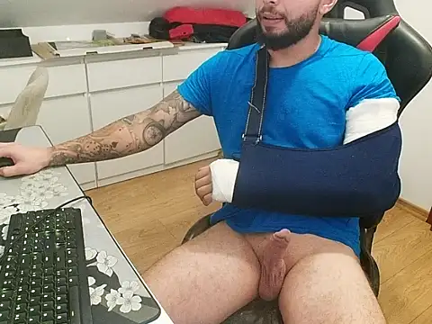 Snapshot of prezydentcam chatting on October 2025 10:57:02 AM prezydentcam online show from October 2025 10:57:02 AM