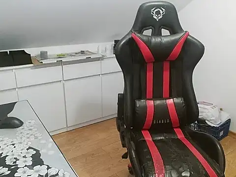 Snapshot of prezydentcam chatting on December 2025 12:21:02 PM prezydentcam online show from December 2025 12:21:02 PM