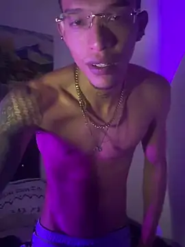 TommyGun 22 online show from March 2025 03:40:01 AM