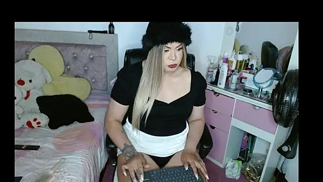 Snapshot of kim_hot69_ chatting on November 2025 12:22:01 PM kim hot69 online show from November 2025 12:22:01 PM