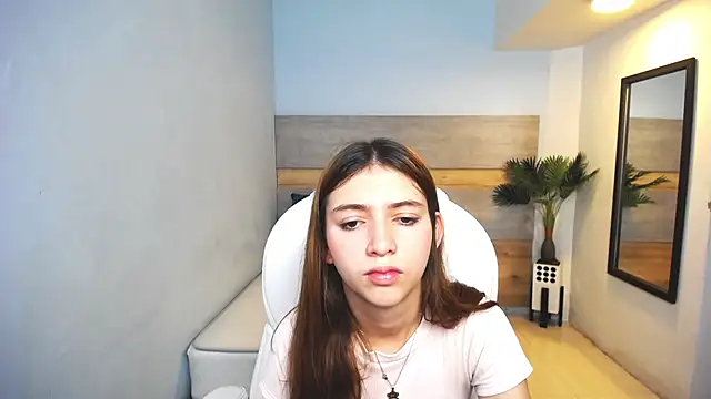 liseth fox online show from December 2024 07:45:02 PM