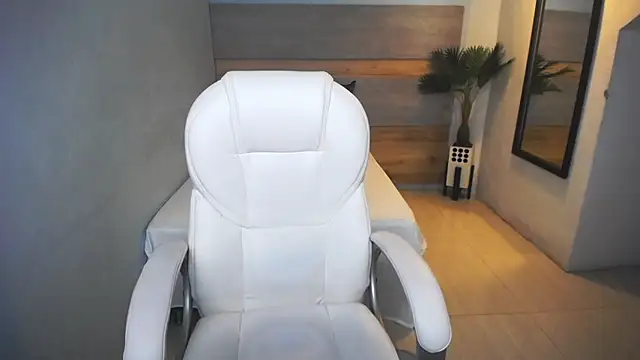 liseth fox online show from December 2024 09:58:02 PM