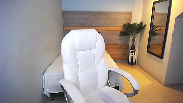 liseth fox online show from December 2024 06:34:01 PM