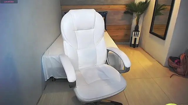 liseth fox online show from February 2025 01:55:01 AM