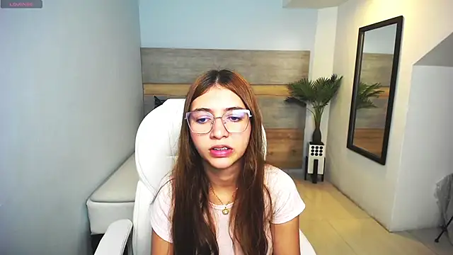 liseth fox online show from February 2025 08:22:02 PM