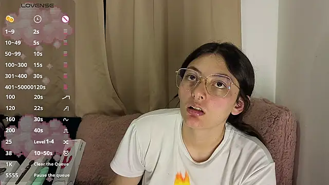 lessliee22  online show from April 2026 06:39:01 AM