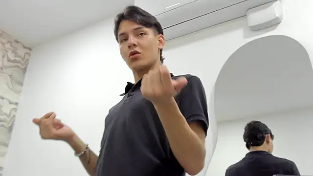 Snapshot of Kev_jenner chatting on September 2025 06:10:01 PM Kev jenner online show from September 2025 06:10:01 PM