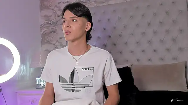 Snapshot of Kev_jenner chatting on November 2025 08:16:01 PM Kev jenner online show from November 2025 08:16:01 PM